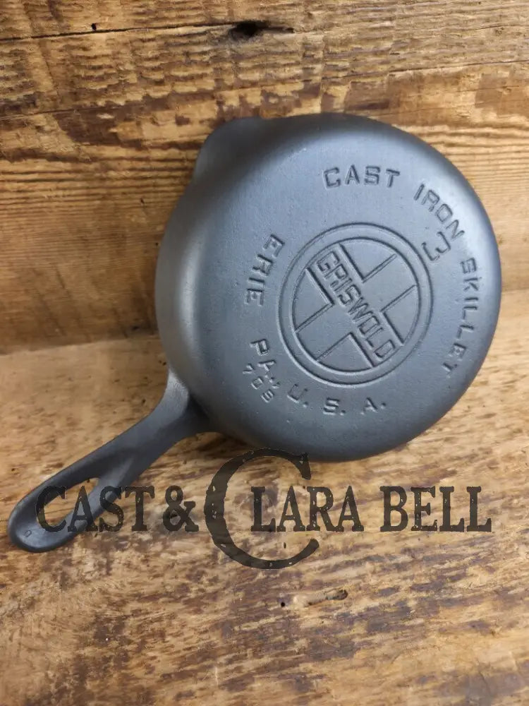 Must have egg skillet! Griswold #3 Skillet with Large Block Logo 709 Skillet