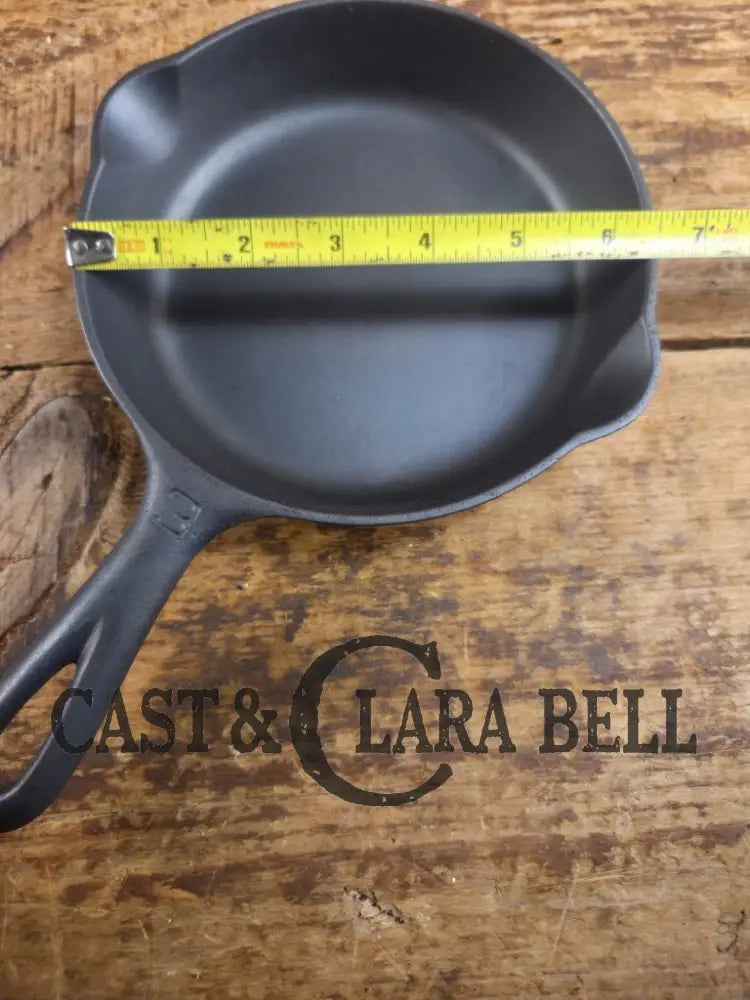 Must have egg skillet! Griswold #3 Skillet with Large Block Logo 709 Skillet