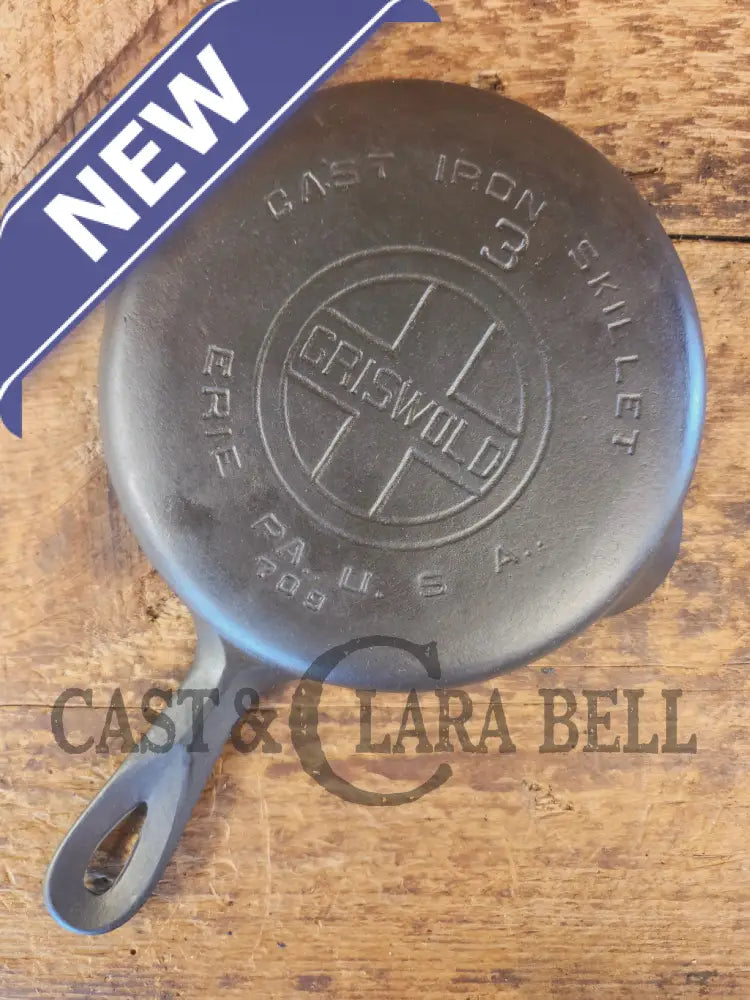 Must have egg skillet! Griswold #3 Skillet with Large Block Logo 709 - Skillet