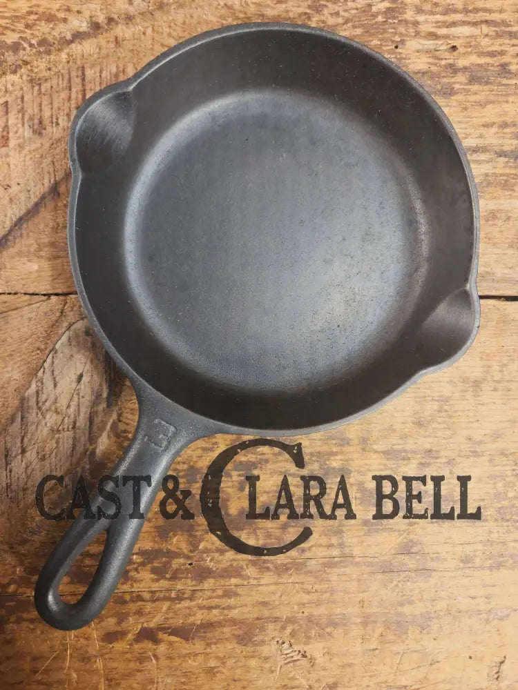 Must have egg skillet! Griswold #3 Skillet with Large Block Logo 709 Skillet