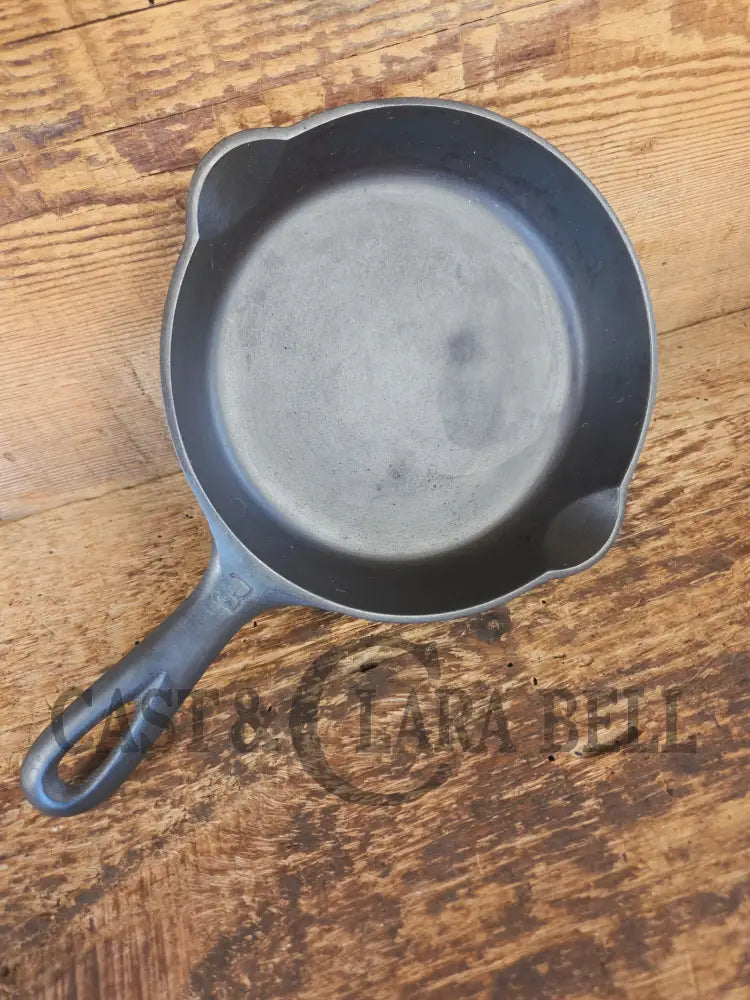 Must have egg skillet! Griswold #3 Skillet with Large Block Logo 709 A - Skillet