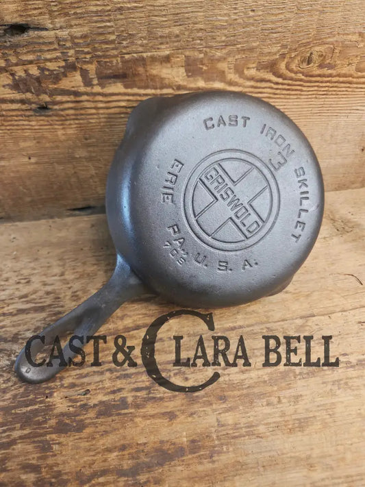 Must have egg skillet! Griswold #3 Skillet with Large Block Logo 709 A Skillet