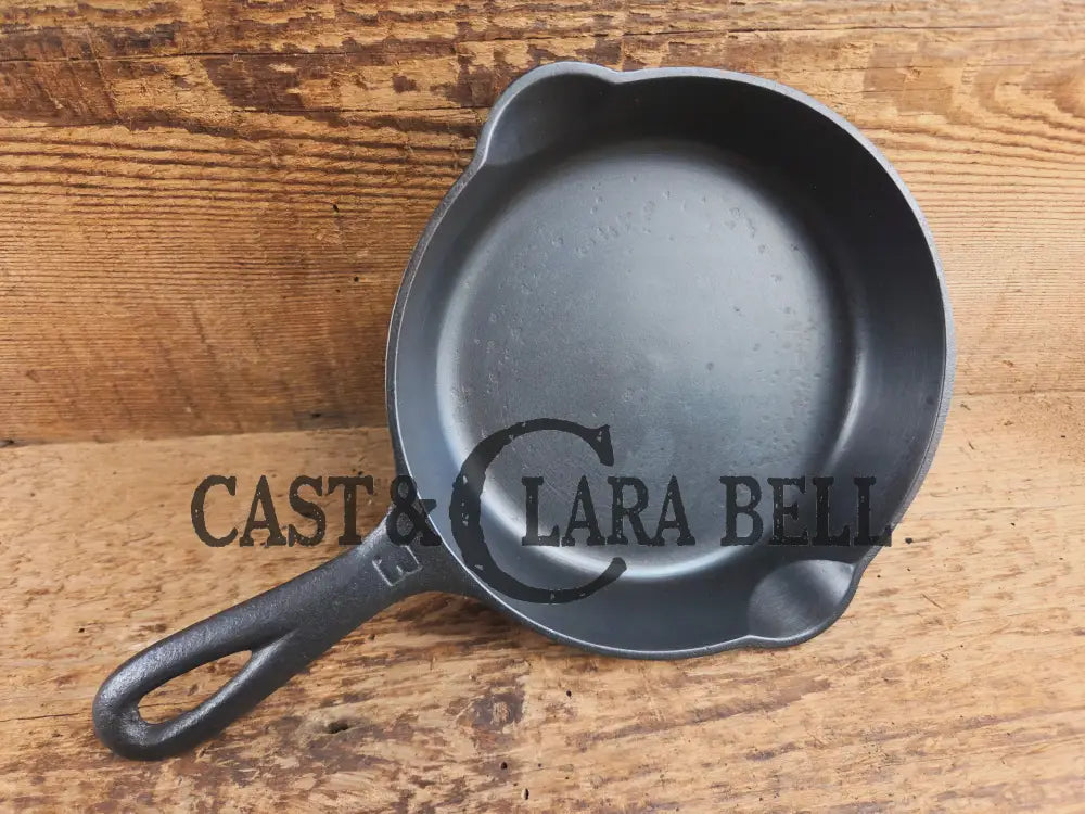 Must have egg skillet! Griswold #3 Skillet with Large Block Logo 709 A Skillet