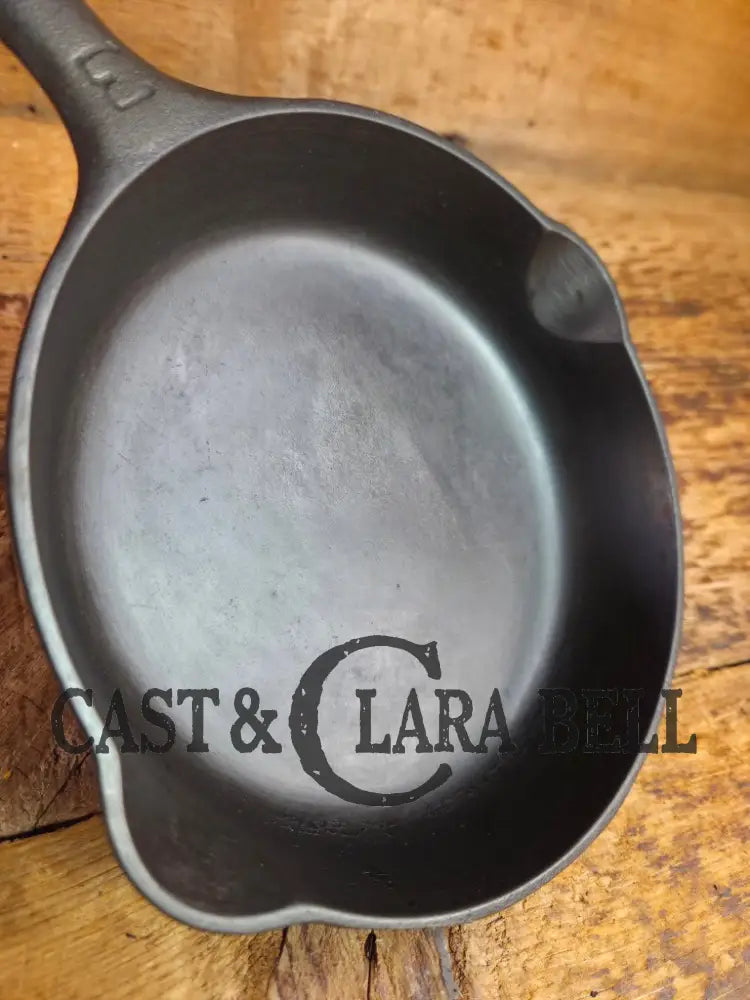 Must have egg skillet! Griswold #3 Skillet with Large Block Logo 709 B Skillet