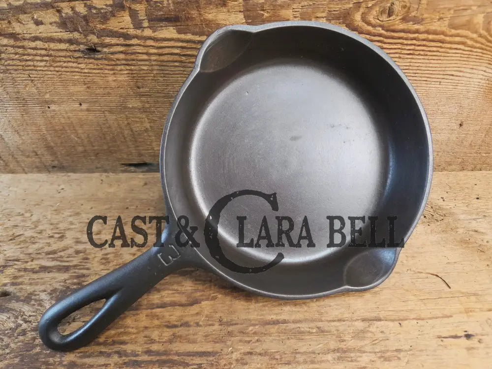 Must have egg skillet! Griswold #3 Skillet with Large Block Logo 709 B Skillet