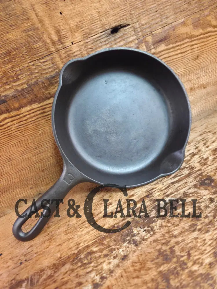 Must have egg skillet! Griswold #3 Skillet with Large Block Logo 709 B Skillet