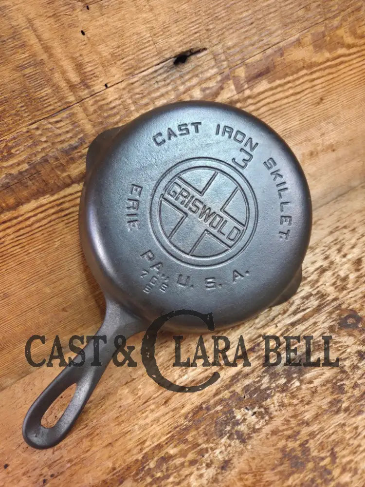 Must have egg skillet! Griswold #3 Skillet with Large Block Logo 709 B Skillet
