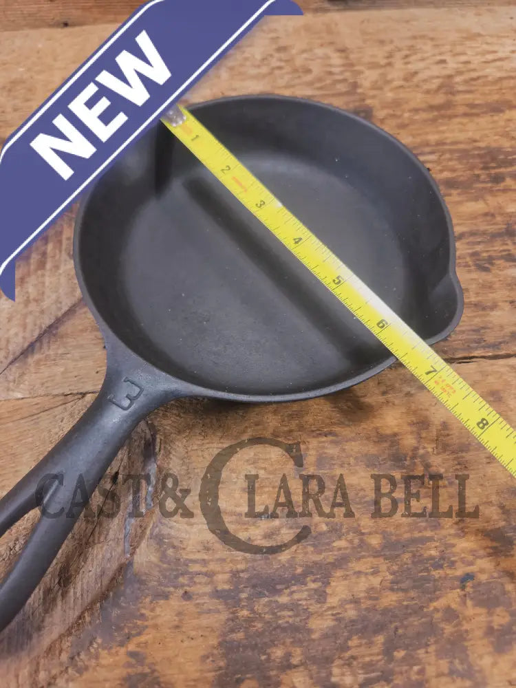 Must have egg skillet! Griswold #3 Skillet with Large Block Logo 709 B - Skillet