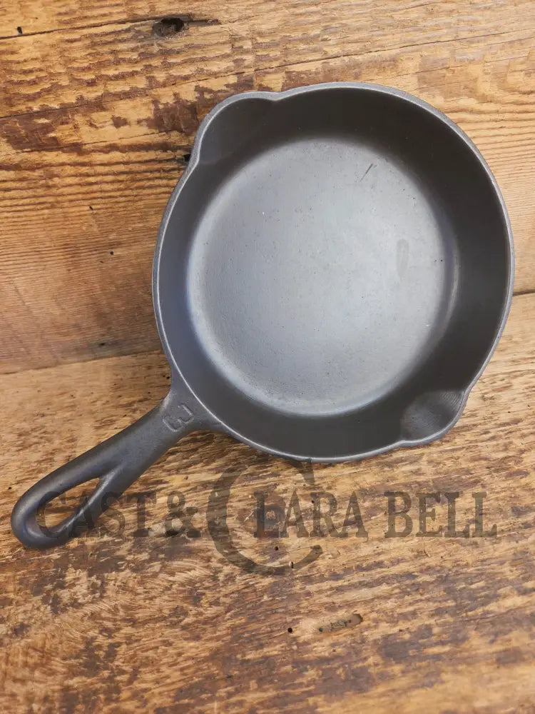 Must have egg skillet! Griswold #3 Skillet with Large Block Logo 709 B - Skillet
