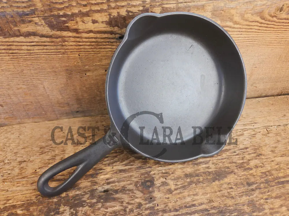 Must have egg skillet! Griswold #3 Skillet with Large Block Logo 709 B - Skillet