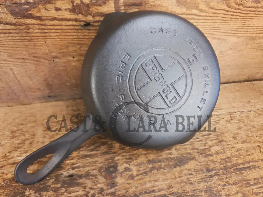 Must have egg skillet! Griswold #3 Skillet with Large Block Logo 709 B - Skillet