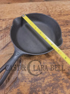 Must have egg skillet! Griswold #3 Skillet with Large Block Logo 709 B - Skillet