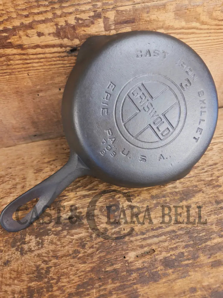 Must have egg skillet! Griswold #3 Skillet with Large Block Logo 709 B - Skillet