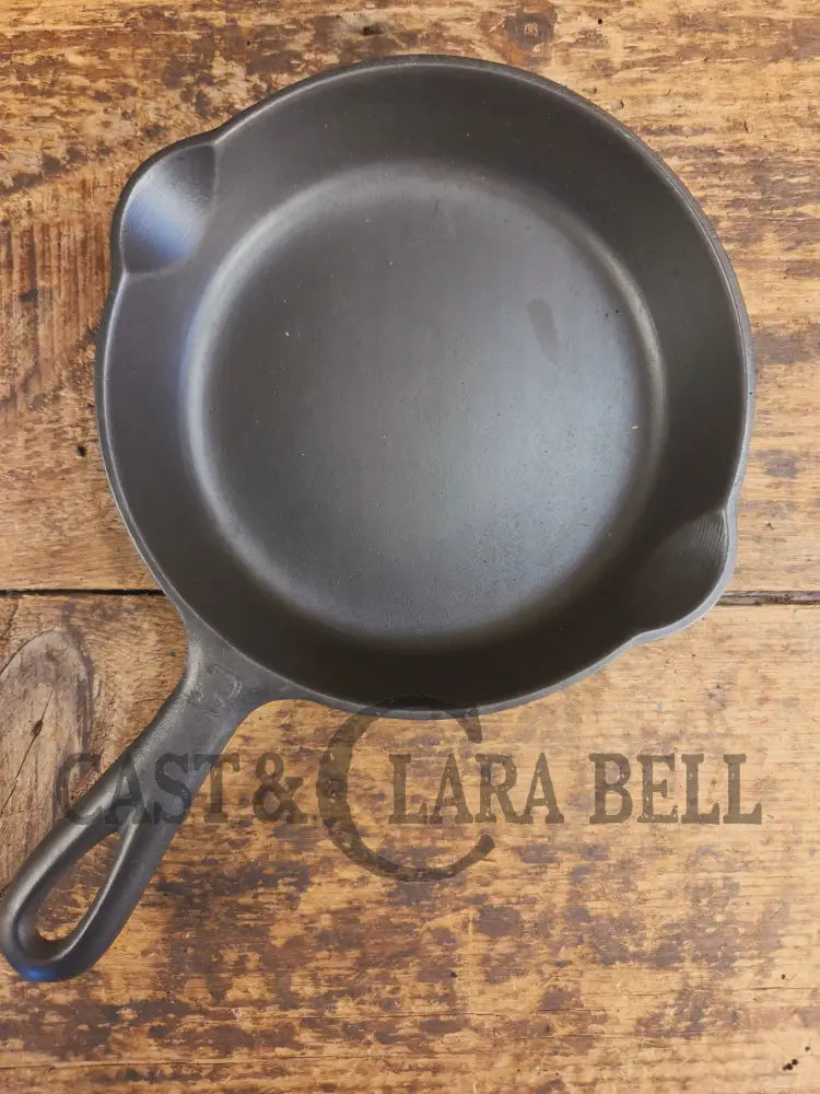 Must have egg skillet! Griswold #3 Skillet with Large Block Logo 709 B - Skillet
