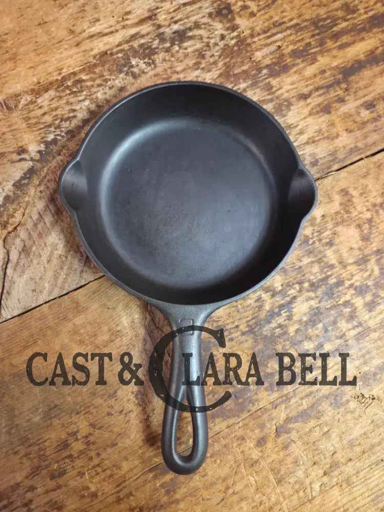 Must have egg skillet! Griswold #3 Skillet with Large Block Logo 709 B Skillet