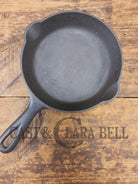 Must have egg skillet! Griswold #3 Skillet with Large Block Logo 709 B - Skillet