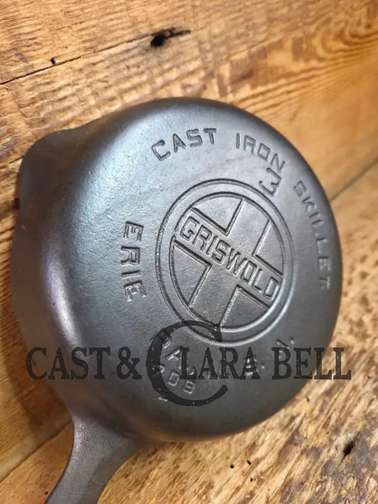 Must have egg skillet! Griswold #3 Skillet with Large Block Logo 709 B Skillet