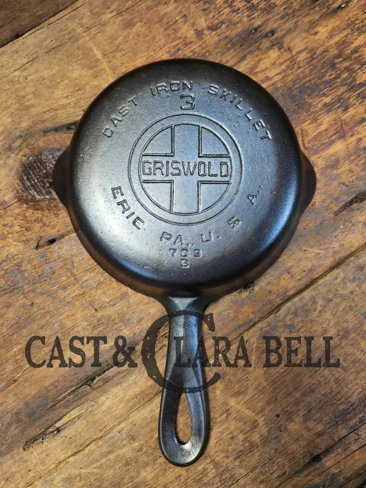 Must Have Egg Skillet! Griswold #3 Skillet With Large Block Logo 709 B.