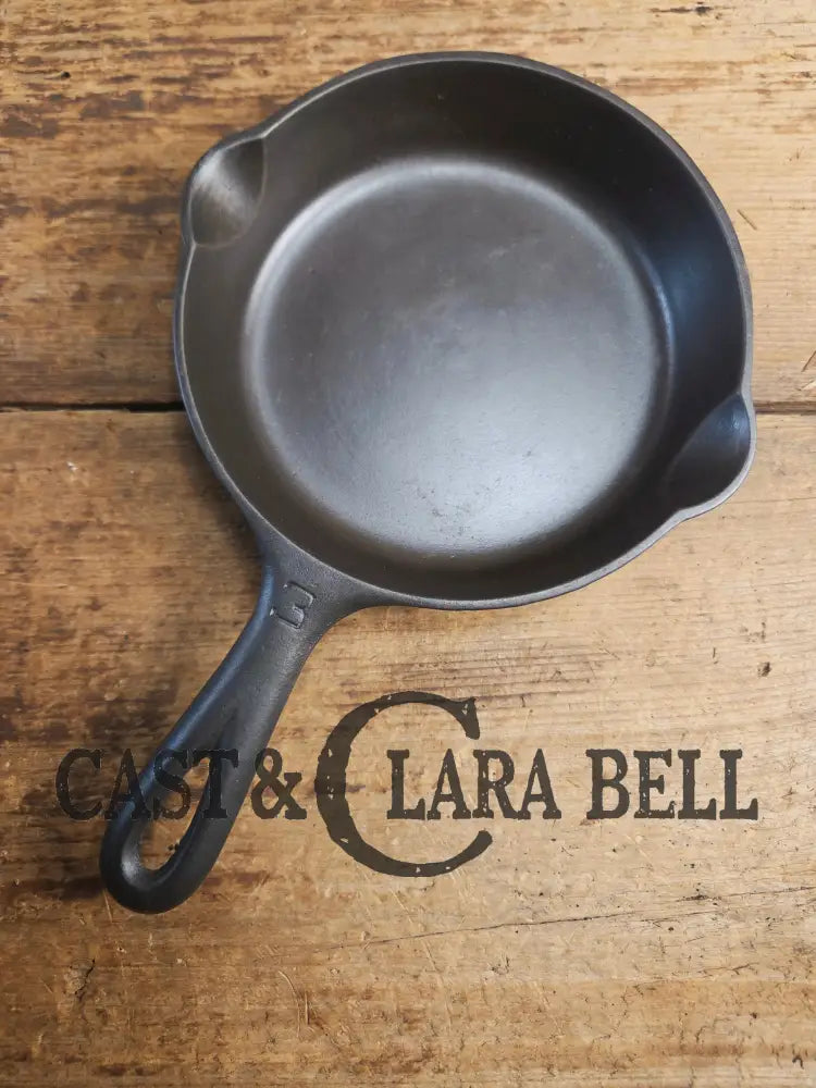 Must have egg skillet! Griswold #3 Skillet with Large Block Logo 709 B Skillet