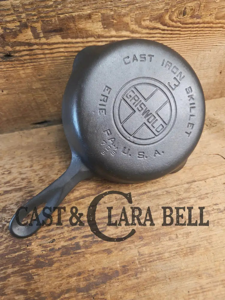 Must have egg skillet! Griswold #3 Skillet with Large Block Logo 709 B Skillet