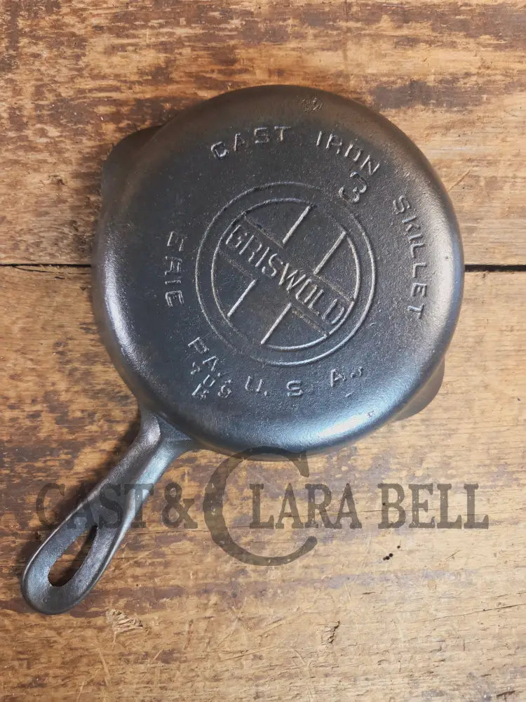 Must have egg skillet! Griswold #3 Skillet with Large Block Logo 709 B - Skillet
