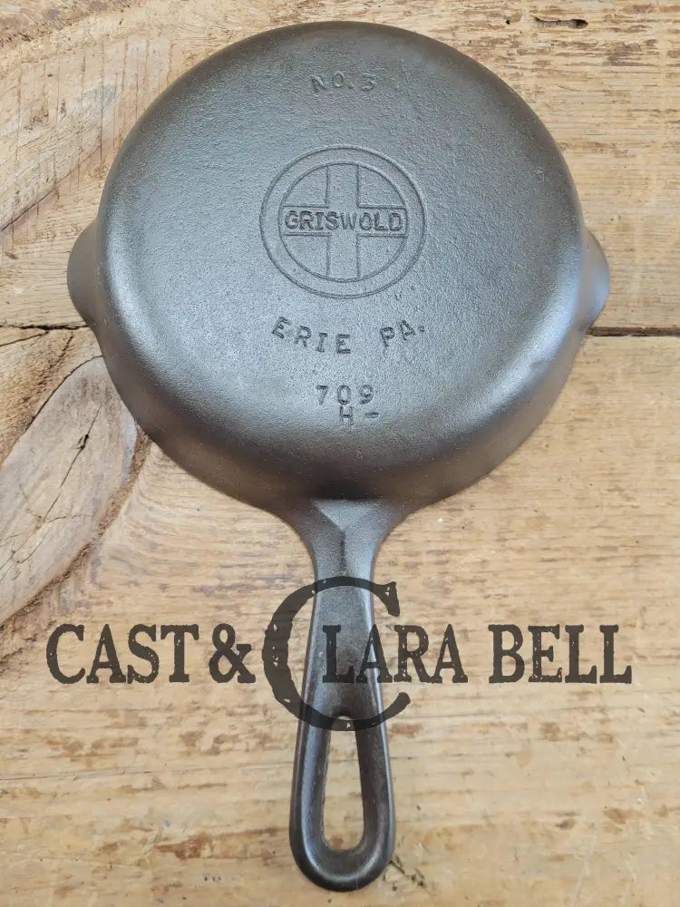 Must Have Egg skillet! Griswold No. 3 Skillet with Small Block Logo Erie PA 709 H DASH. Restored and Ready to Use!