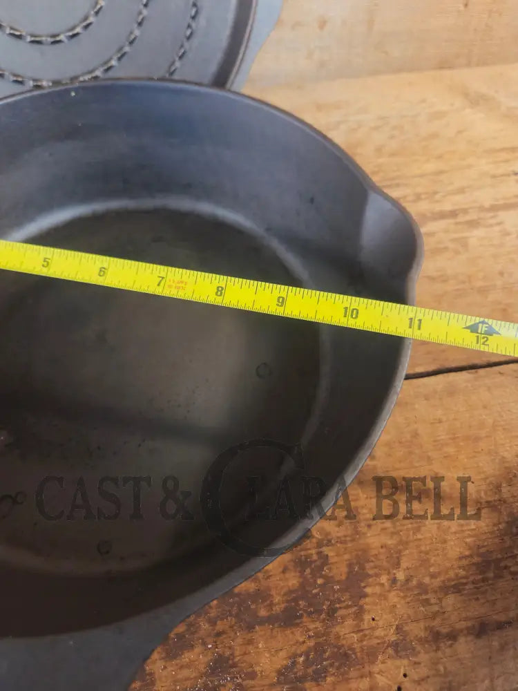 Must Have in the kitchen! Wagner #8 Deep Chicken Fryer with Sawtooth Lid - Skillet