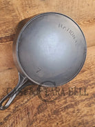 National (by Wagner) #7 Vintage Skillet. This lightweight skillet (c. 1914-1930) is a beauty - Skillet