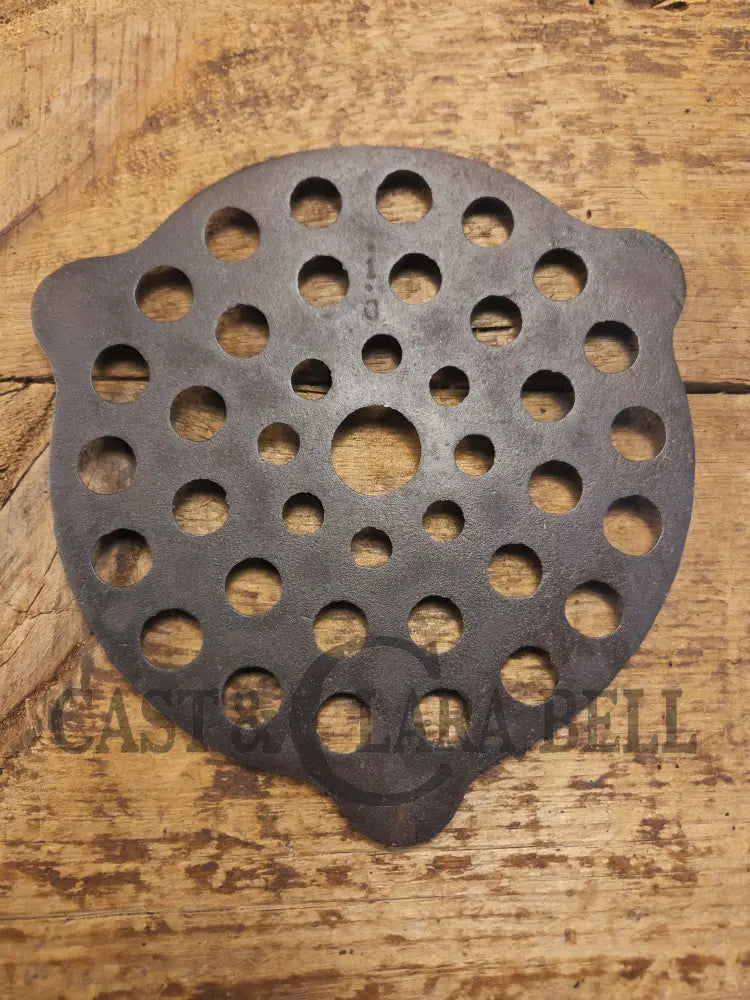 Need a trivet for your #7 dutch oven? Wagner Ware Drip Drop Trivet Dutch Ovens Trivets & Kettles
