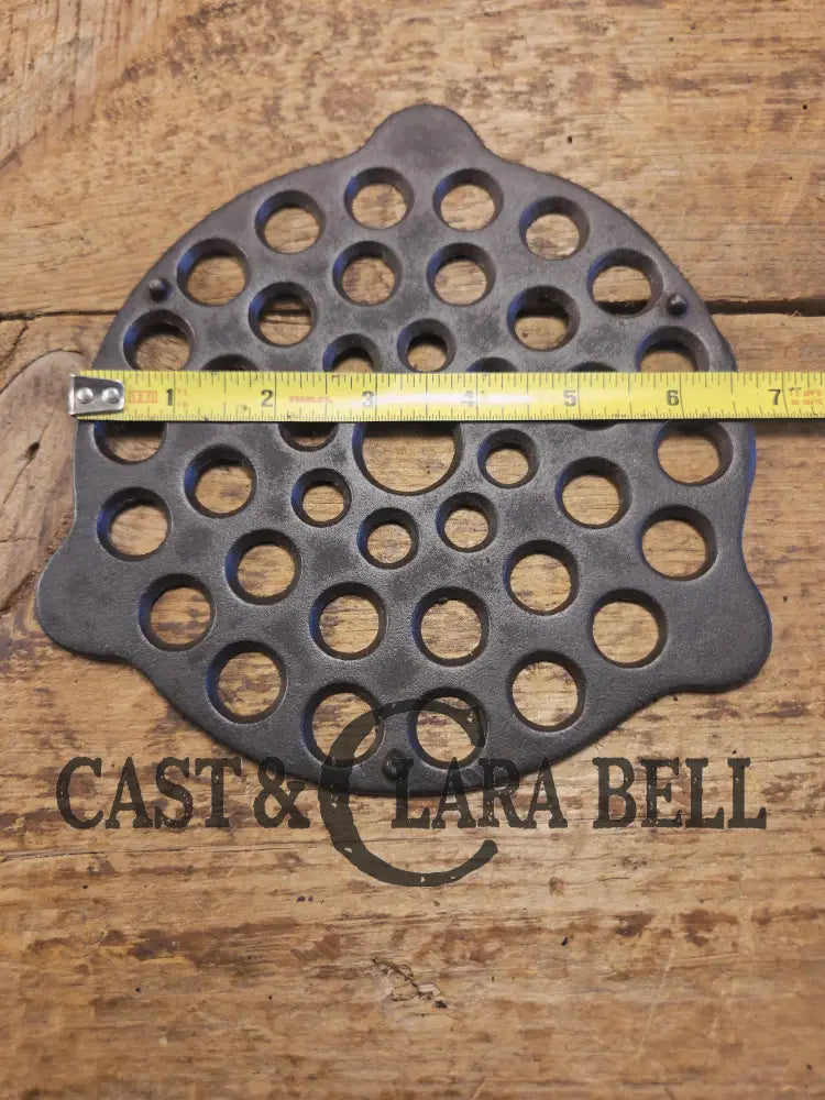 Need a trivet for your #7 dutch oven? Wagner Ware Drip Drop Trivet Dutch Ovens Trivets & Kettles