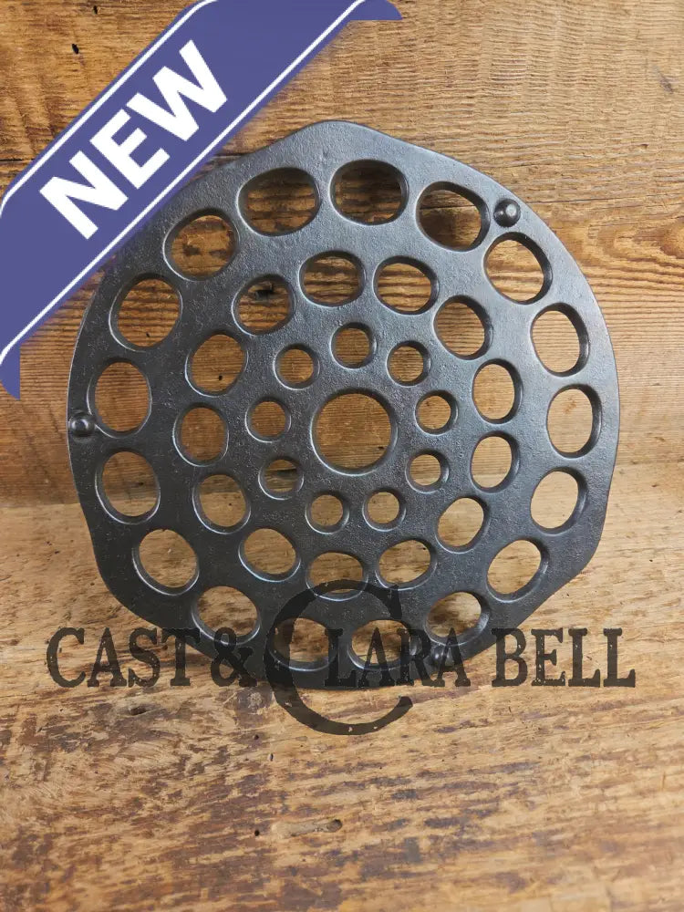 Need a trivet for your #8 dutch oven? Wagner Ware Drip Drop Trivet Dutch Ovens Trivets & Kettles