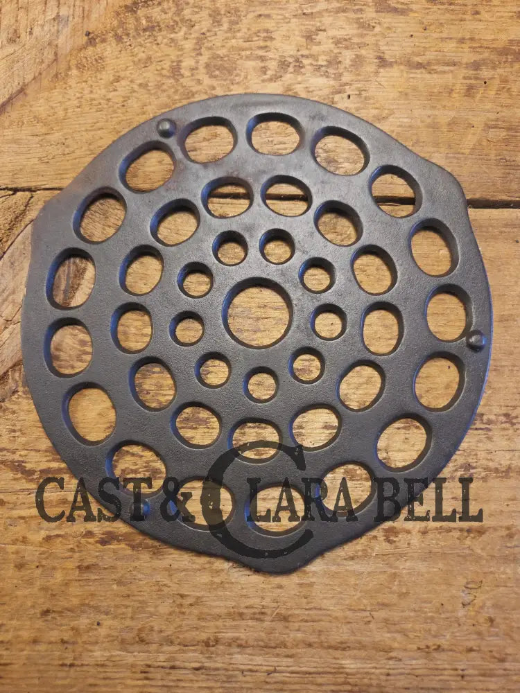 Need a trivet for your #8 dutch oven? Wagner Ware Drip Drop Trivet Dutch Ovens Trivets & Kettles