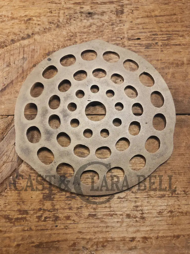 Need a trivet for your #8 dutch oven? Wagner Ware Drip Drop Trivet Dutch Ovens Trivets & Kettles