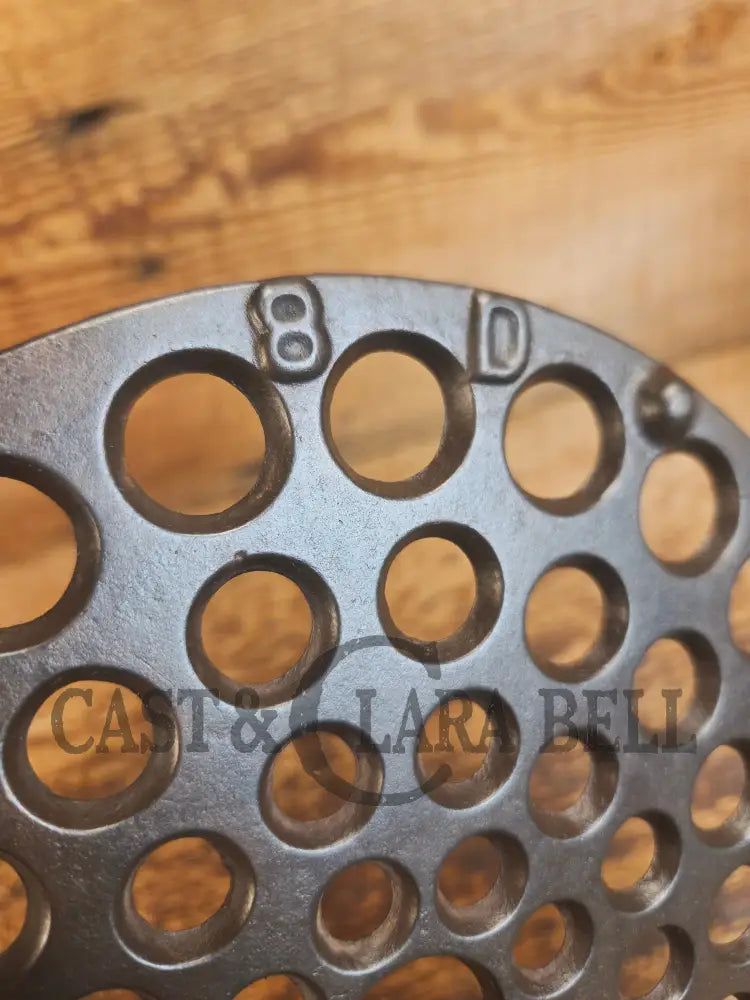Need a trivet for your #8 Favorite Piqua dutch oven? Marked wtih raised 8 D - Dutch Ovens Trivets & Kettles