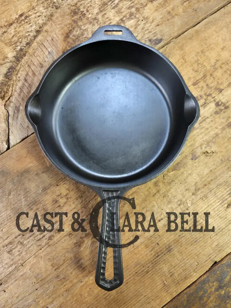 Oh my. HTF 1930’s Hammered finish Griswold No. 5 Hinged Cast Iron Skillet 2015