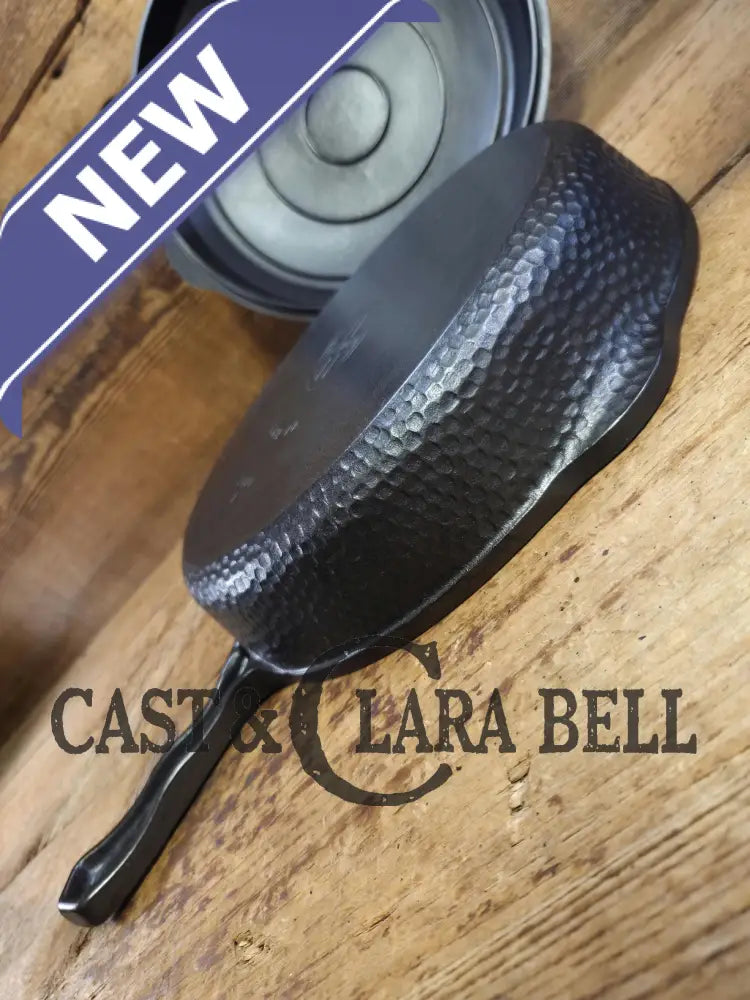 Oh my. Near Mint condition hard to find 1930’s Hammered finish Griswold No. 8 Hinged Cast Iron Skillet 2008 with