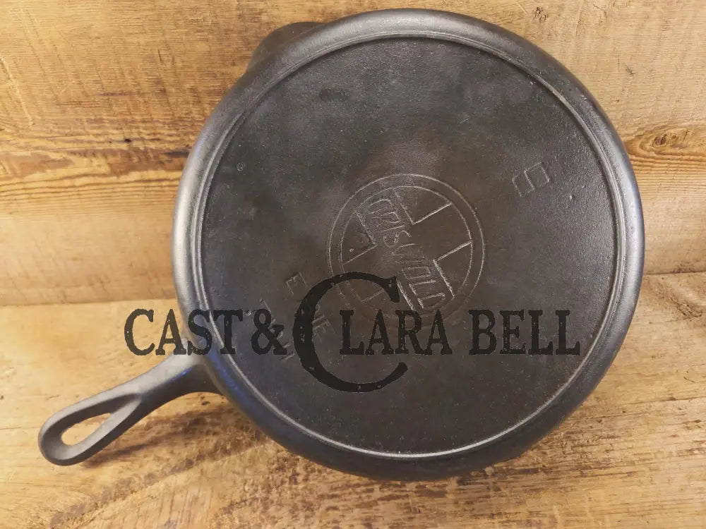 One of the earliest Griswold lines made! Lovely 1920’s Griswold #9 Skillet with Heat Ring and Large Slant Logo 710 H.