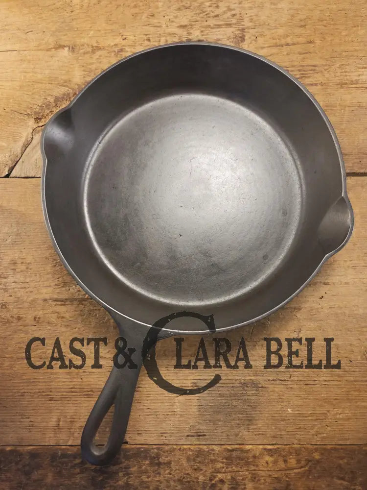 One of the earliest Griswold lines made! Lovely 1920’s Griswold #9 Skillet with Heat Ring and Large Slant Logo 710 H.