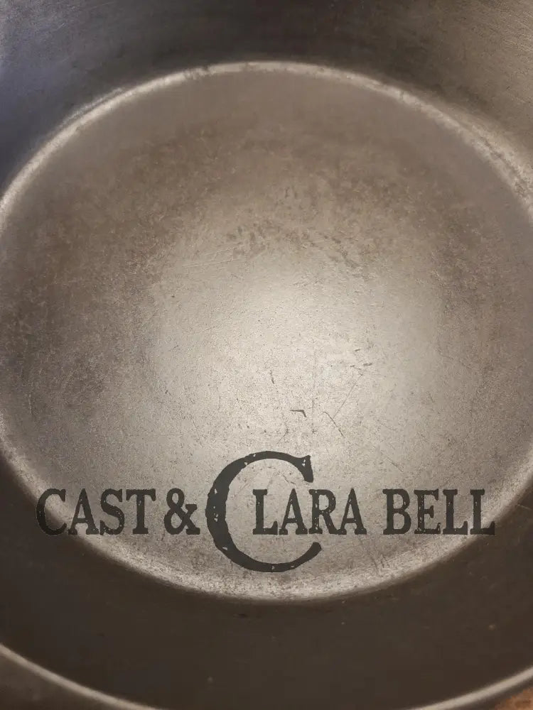 The Classic! 1924 Wagner Ware Sidney -O- #8 Skillet with Heat Ring and Stylized Logo 1058 E Skillet