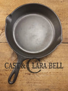 The Classic! Wagner Ware #8 Cast Iron Skillet with Smooth Bottom 1058 N. Best seller for size and weight