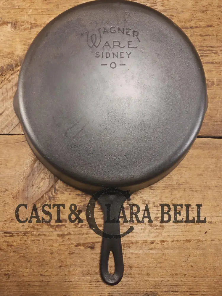 The Classic! Wagner Ware #8 Cast Iron Skillet with Smooth Bottom 1058 N. Best seller for size and weight
