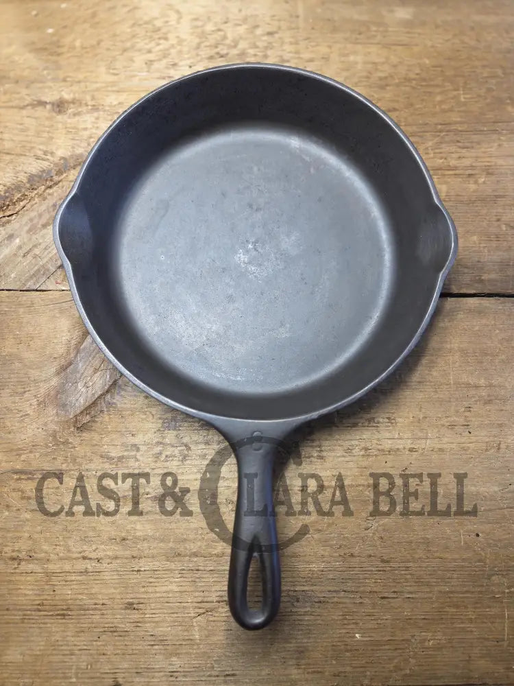 The Classic! Wagner Ware Sidney -O- #8 Skillet with Stylized Logo and Smooth Bottom 1058 O SC24 Skillet