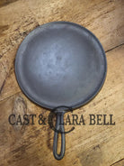 Popular 1930’s Wagner #9 Round Griddle Stylized Logo 1109 G. Perfect for grilled cheese omelets and flat iron cooking!
