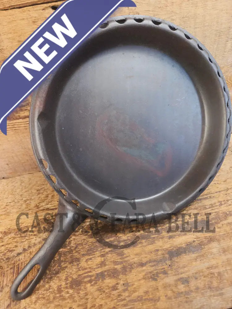 Pretty unique piece! Griswold Odorless skillet 869. Utility Skillet - Skillet
