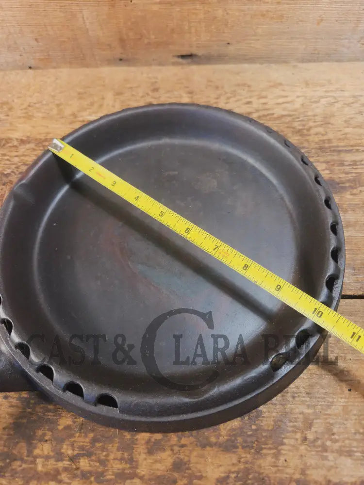 Pretty unique piece! Griswold Odorless skillet 869. Utility Skillet - Skillet
