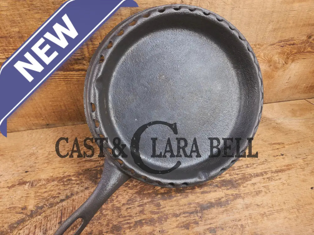 Pretty unique piece! Griswold Odorless skillet. Priced to sell Skillet