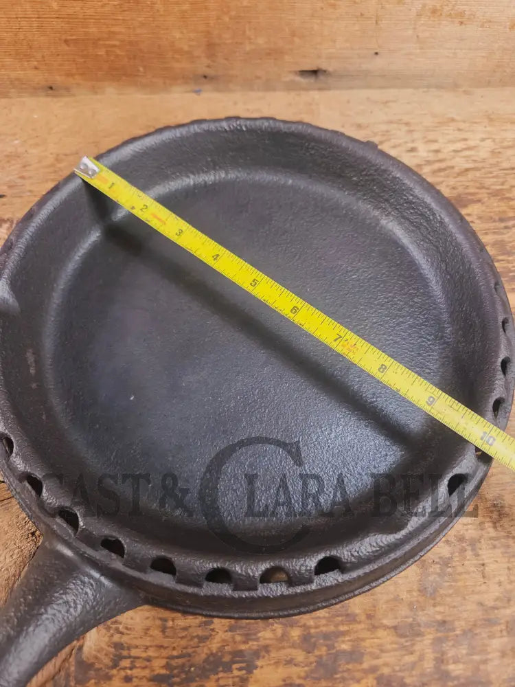 Pretty unique piece! Griswold Odorless skillet. Priced to sell Skillet