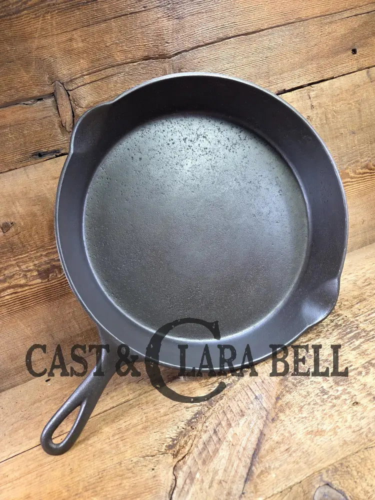 Price to Sell! HUGE 1920’s Wagner Sidney O #12 ’Arc Straight’ Skillet with Heat Ring. Fantastic daily user Skillet