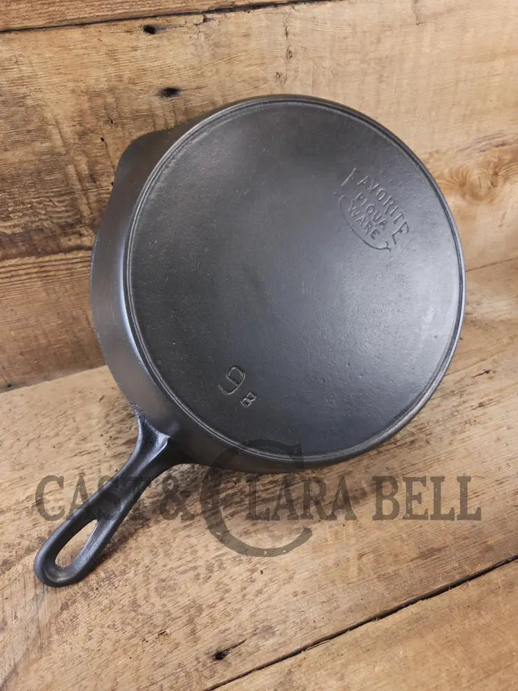 Priced to Sell! 1920’s Favorite Piqua Ware No. 9 B cast iron Skillet with Heat Ring and ’Smiley’ Logo. Gorgeous skillet