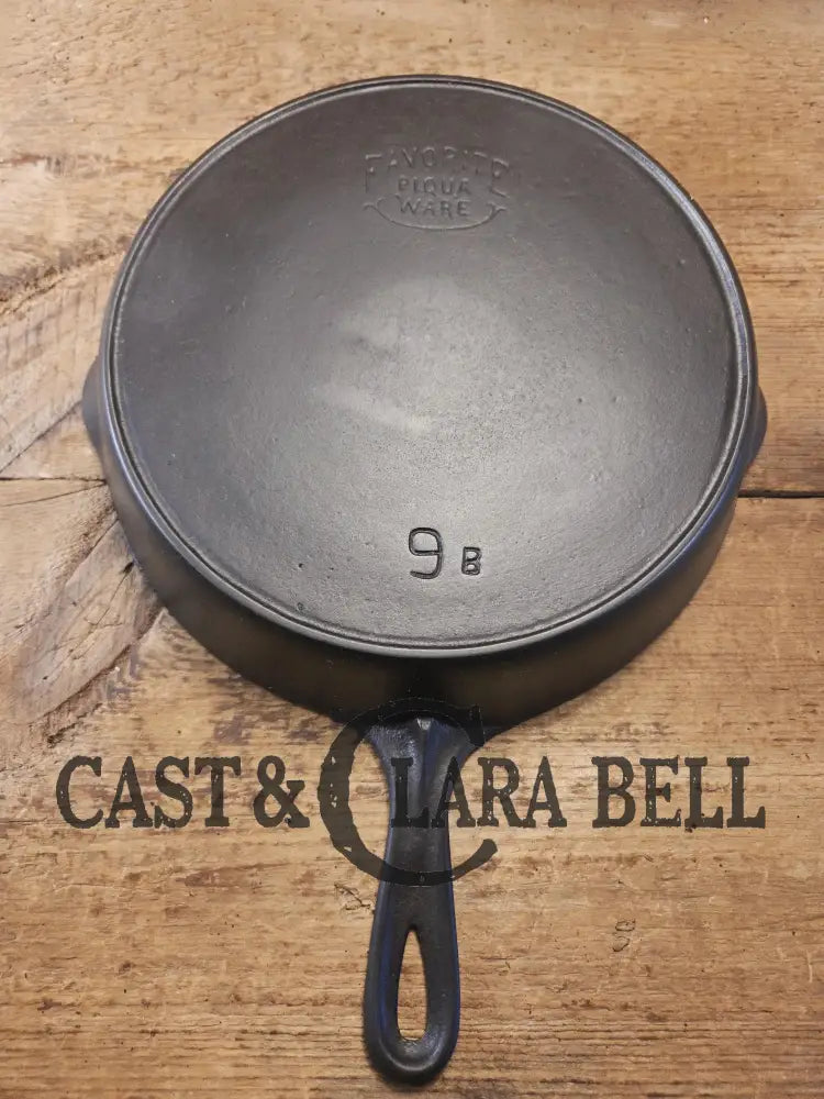 Priced to Sell! 1920’s Favorite Piqua Ware No. 9 B cast iron Skillet with Heat Ring and ’Smiley’ Logo. Gorgeous skillet